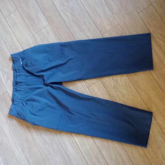 Eddie Bauer women's Incline utility capris, size 4p - Picture 4 of 5